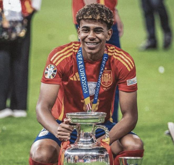 扑克中的信息不对称（扑克博弈中的信息不对称性）