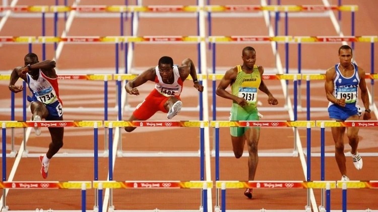 字母哥谈七连败：任何人不该只打着自己的小算盘，必须专注赢球